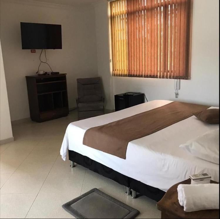 Hotel La Quinta Вилавиченцио Екстериор снимка
